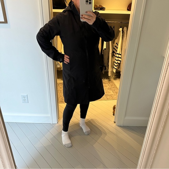 Arc’teryx Shell Rain Jacket - Picture 9 of 9